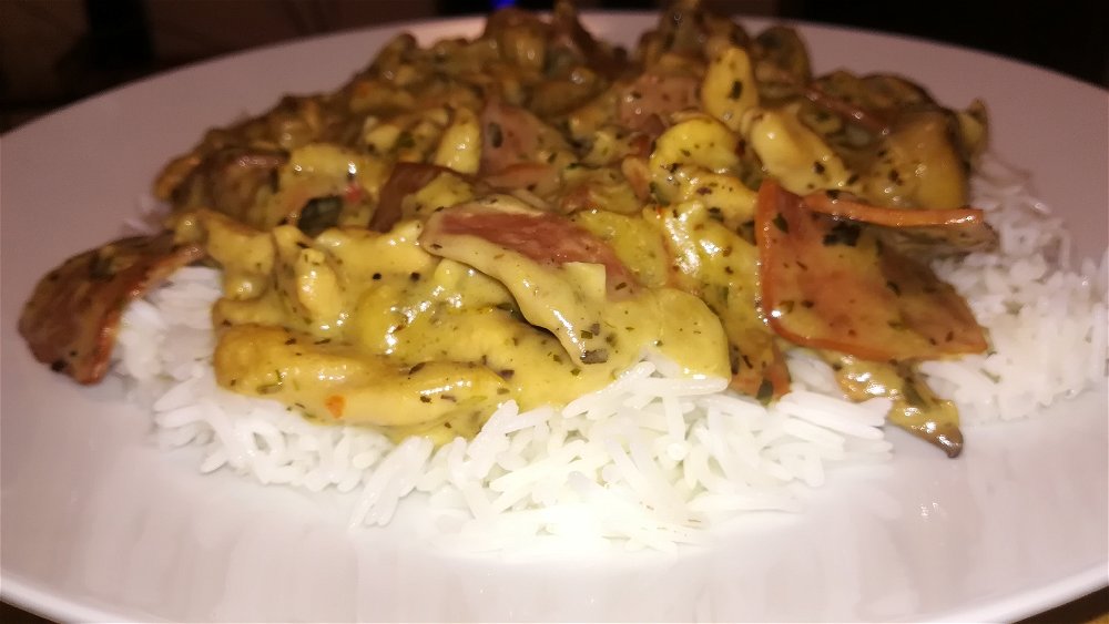 Chicken/bacon alfredo with Italian spices