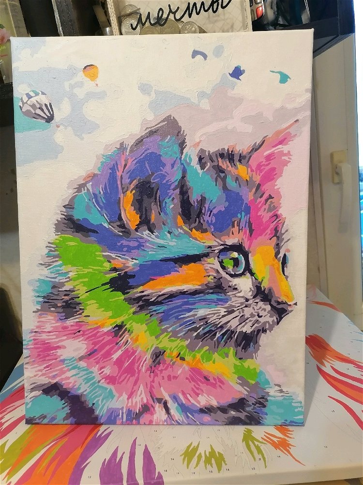 Вот такой цветной котенок 😻