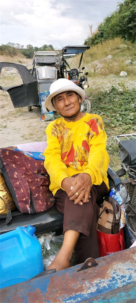 Last Christmas is my father's death anniversary, now after the New Year's eve her mother, our grandmother just died. 😭😭😭 Maybe our father is so sad there so he asked her mother to join him. 😢😥😭 RIP, Lola.