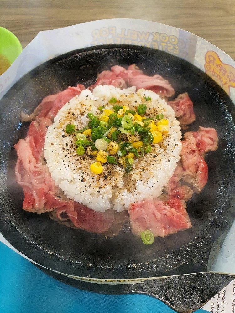 Lunch time!! Beef Pepper Rice from Pepper Lunch!