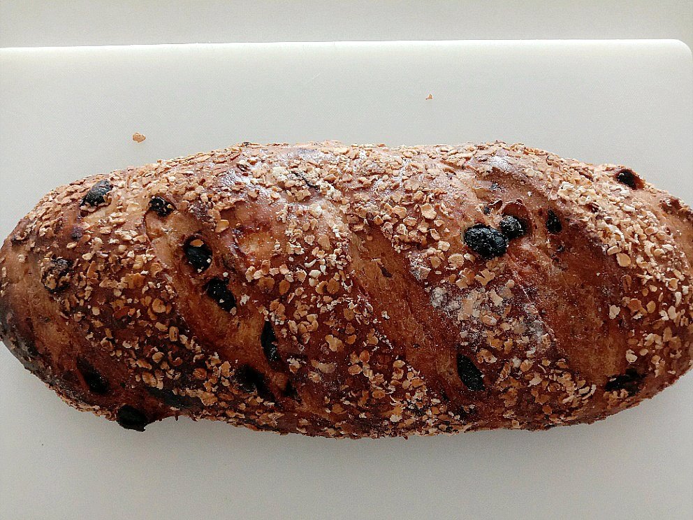 came home from work, I took the time to bake delicious whole grain bread😋.