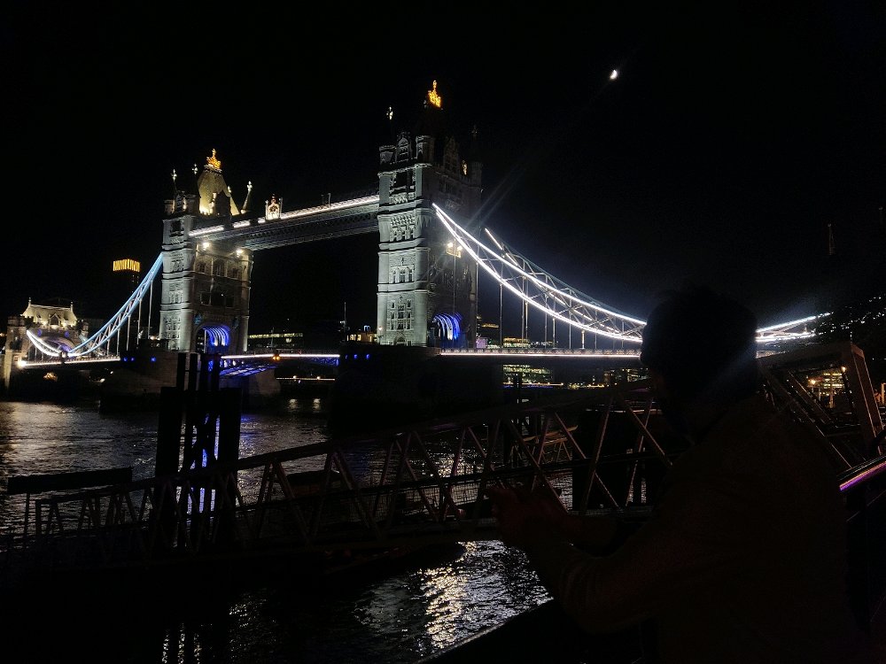 London bridge awesome place for night hangout 