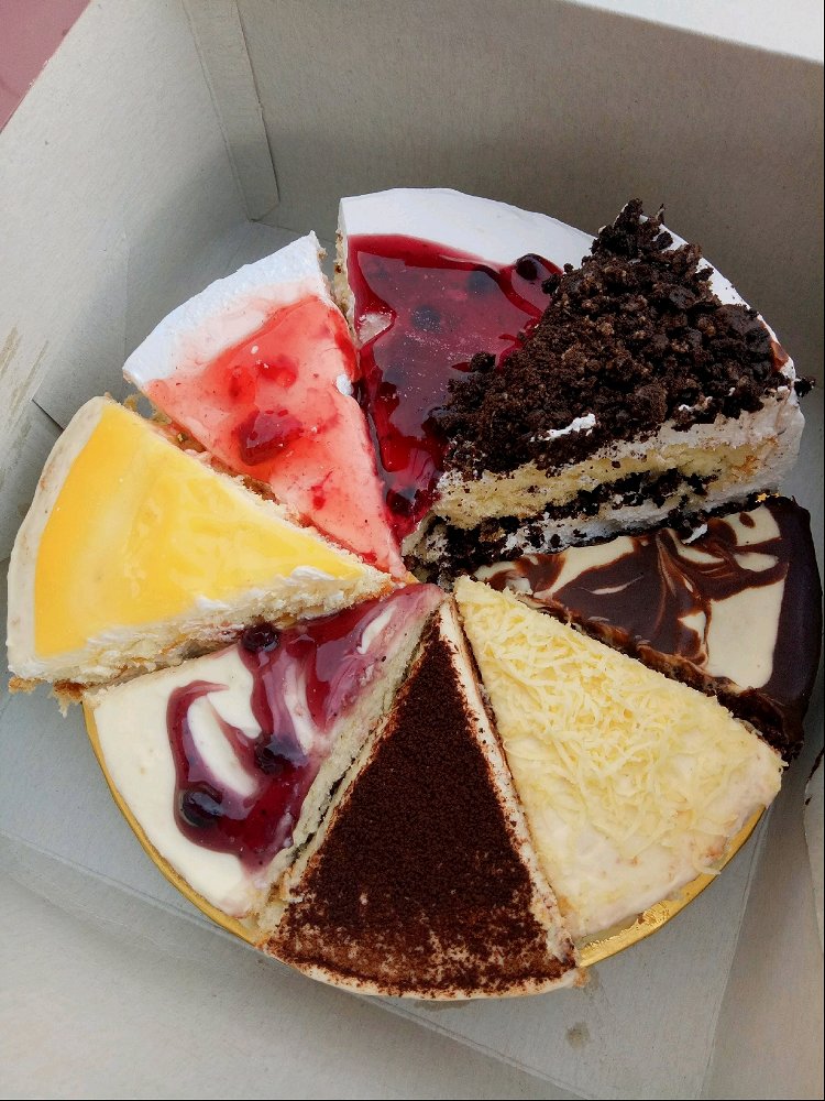 Mango, blueberry, oreo, chocolate, cheese, strawberry, rasberry.