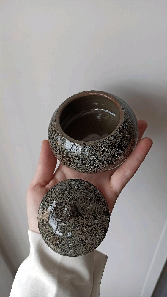 Керамическая шкатулка. Моя работа)