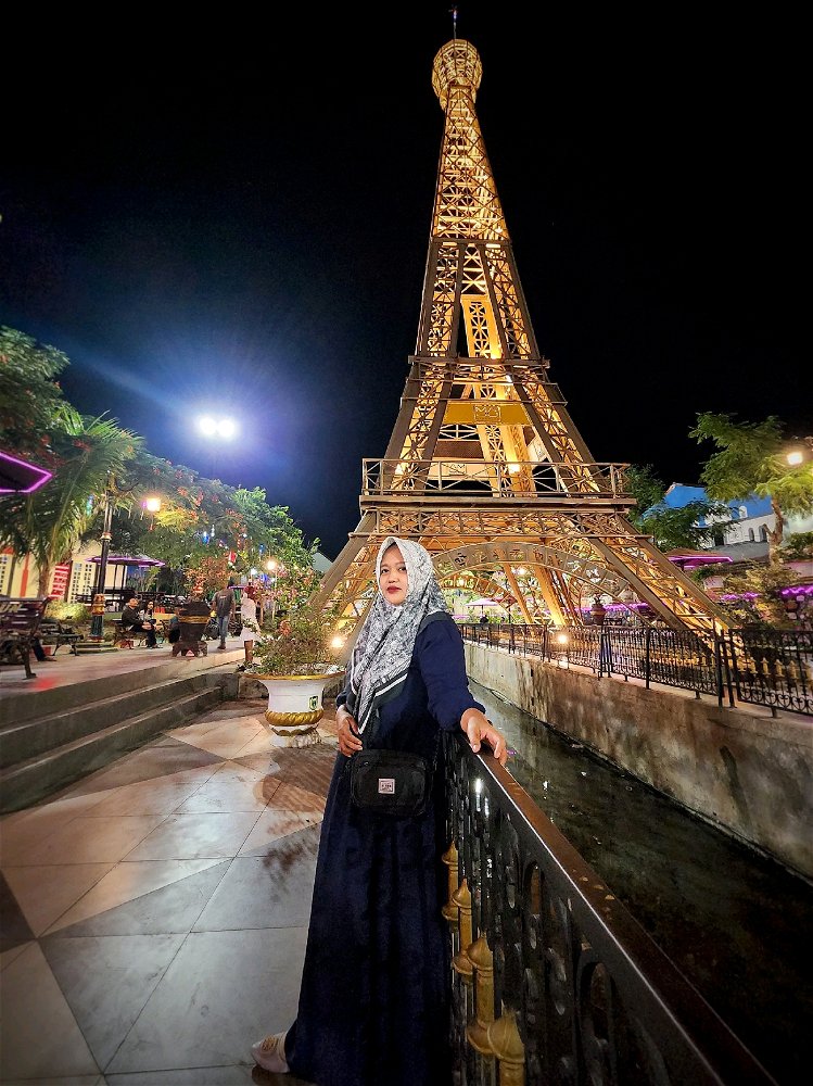 Eiffel Replica