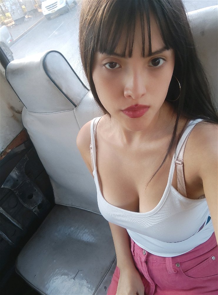 Hola (no hate)