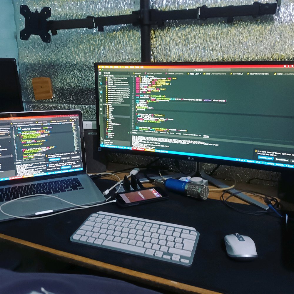 Alguien anda trabajando hasta tarde?