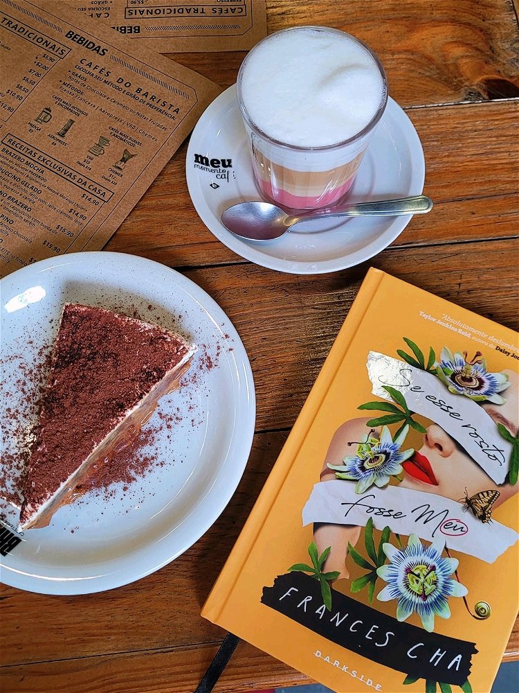 Café e livro