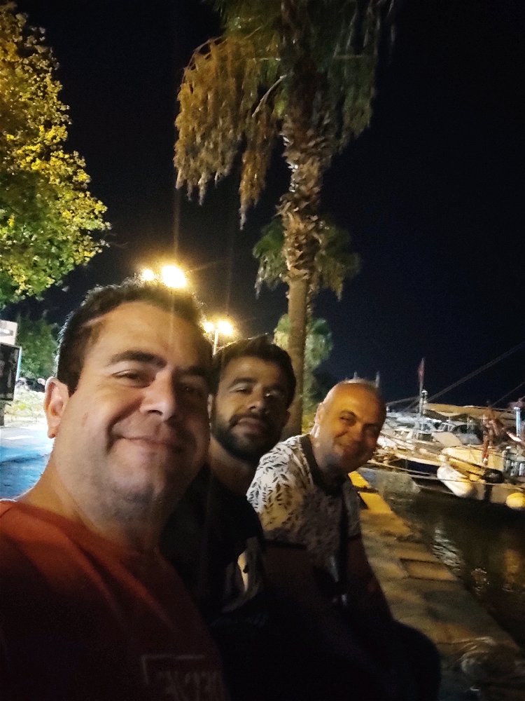 Yalnızım