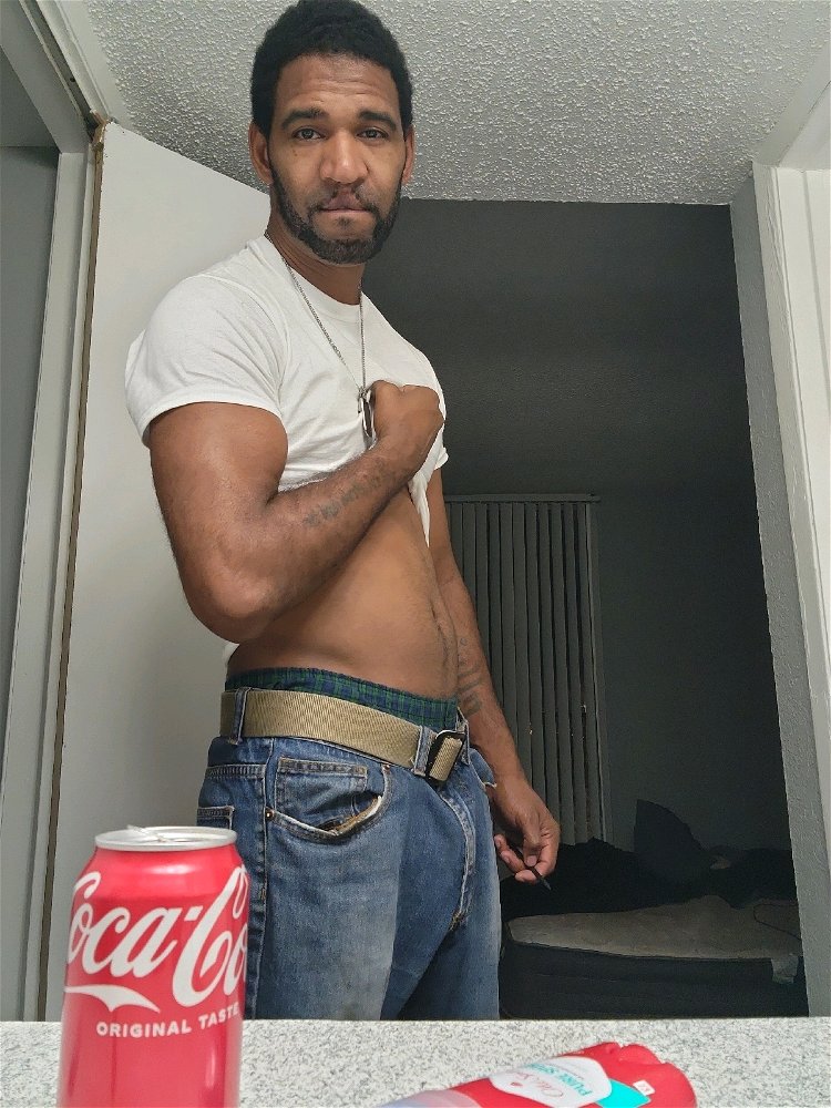 Working on my six pack but it's not working lol