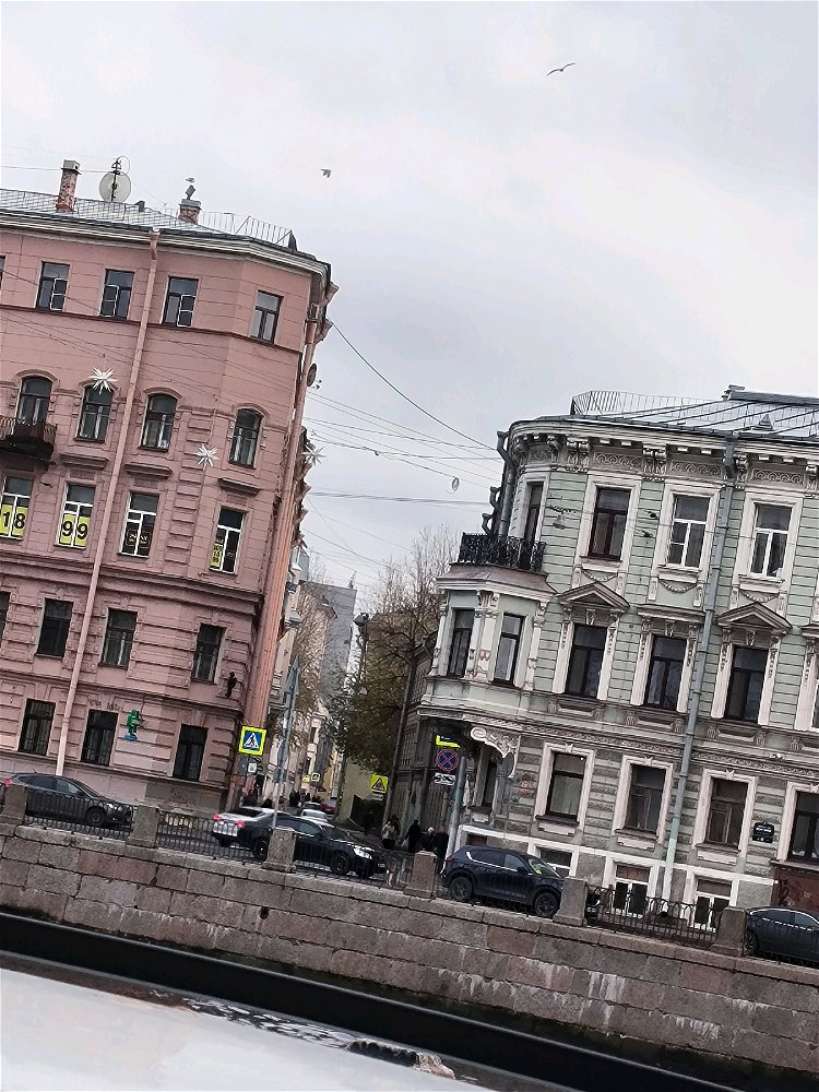 "Когда просят не выделяться".