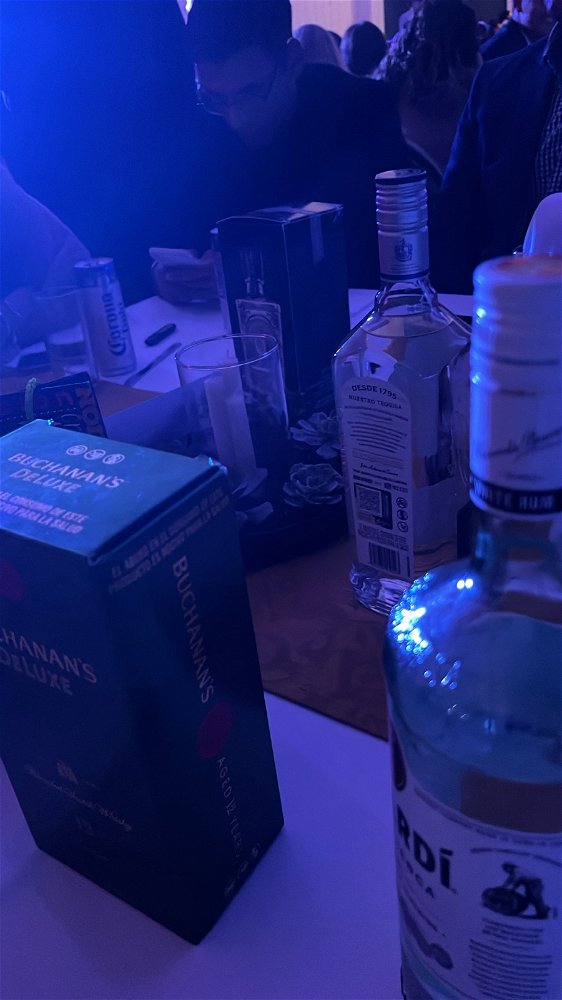 🥂