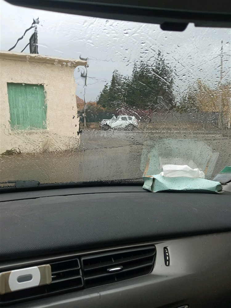 Attendre sous la pluie sous nouveau téléphone 😜