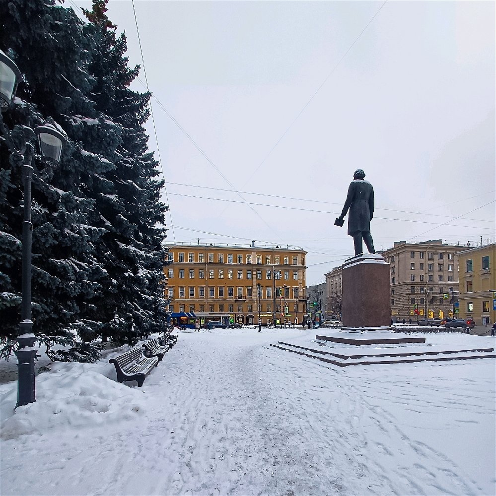 Большой Рыбацкий сквер в декабре 