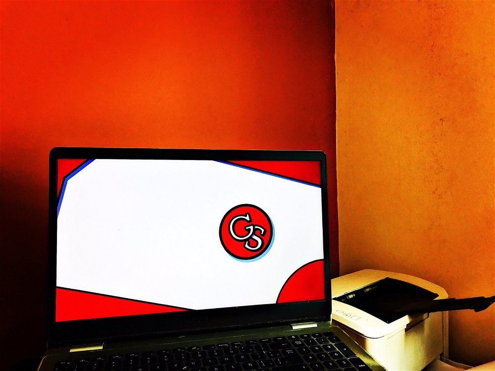 Mi pc y pues un fondo rojo jaja