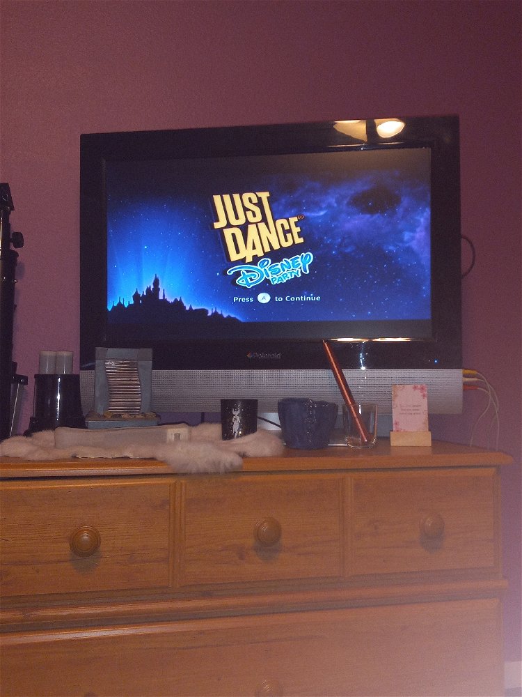 Set the old Wii up going to play some just dance Disney after more than 10 years 😁