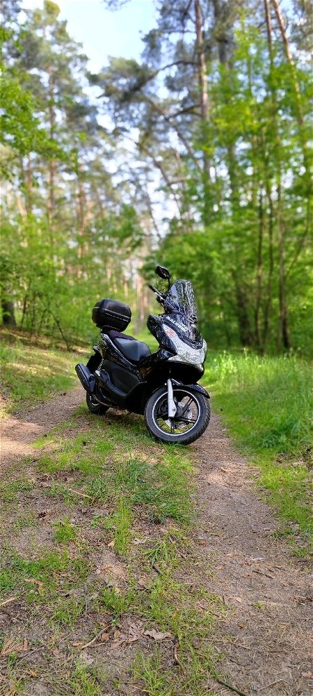 Je jedno jestli je to skútr, motorka nebo babeta, všichni máme stejnou lásku k jedné stopě ☺️❤️