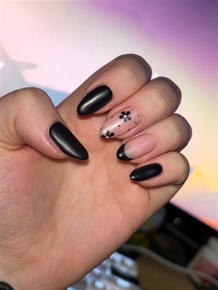 New 🌼🖤