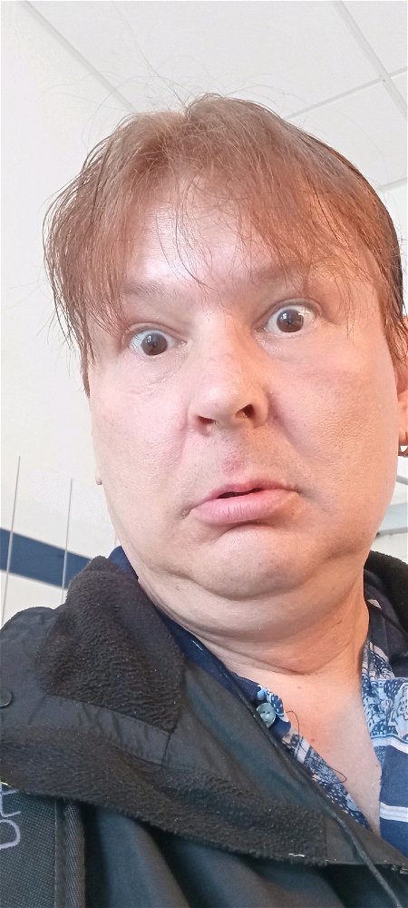 Hallo mein Name ist Peter.Ich suche so dringend eine neue Freundin für mich.Bitte meldet euch ihr schöne Frauen bei mir.Tschau