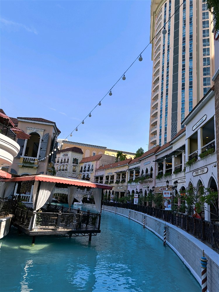 Venice inspired mall 🤗