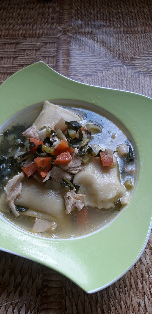 Hühnerbrühe mit Maultaschen für Oma🙂