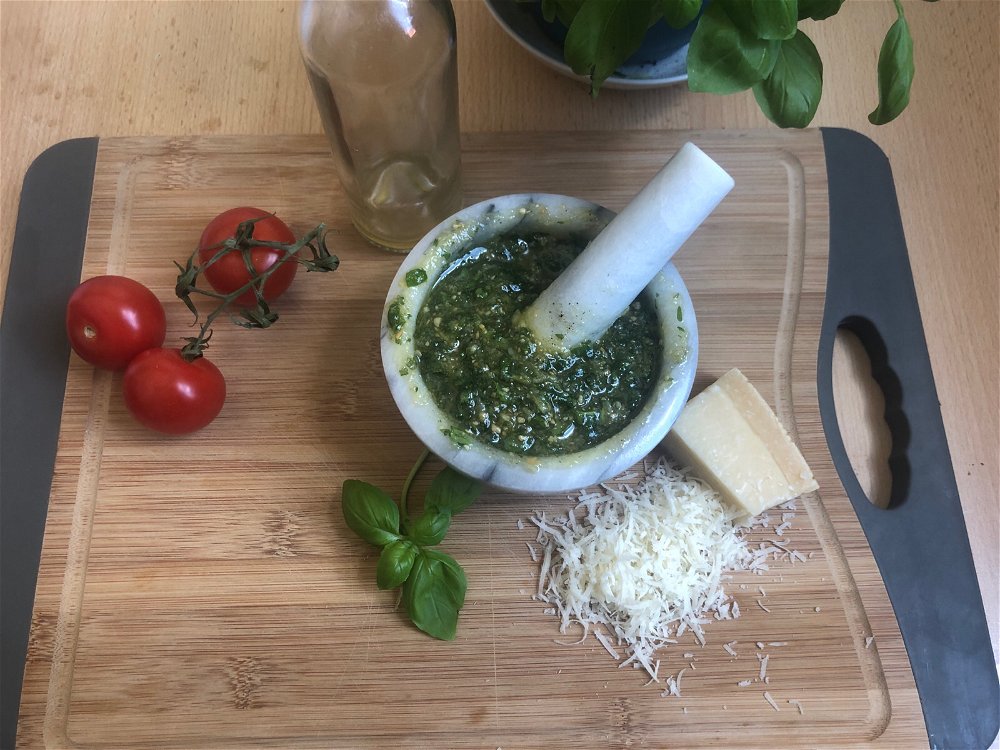 Selbstgemachtes Pesto