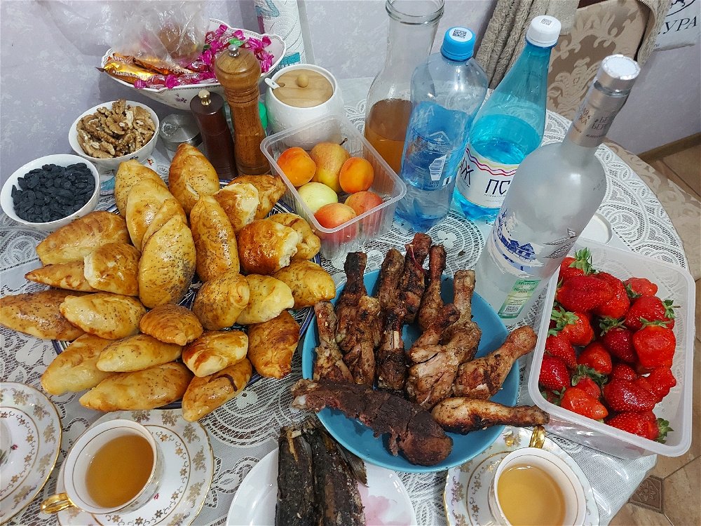 Хоть и попали под дождик,но успели нашашлычить)))