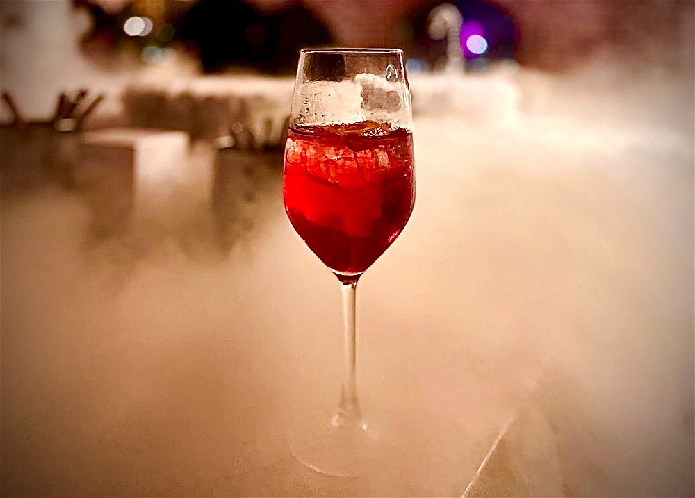 🌫️🍷