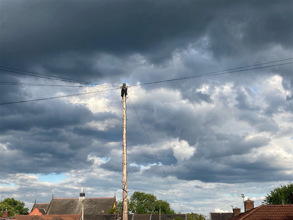 This evenings view from my lounge window at 19:06hrs.