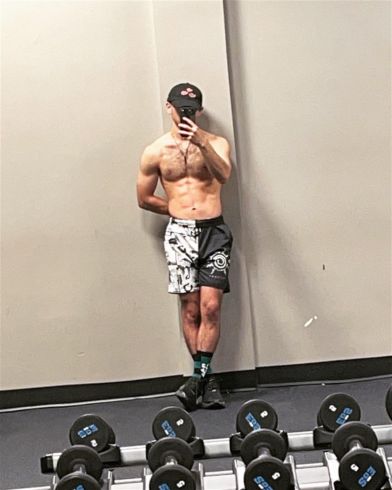 Gotta love the gym when it’s just you, your music and nobody else🍜