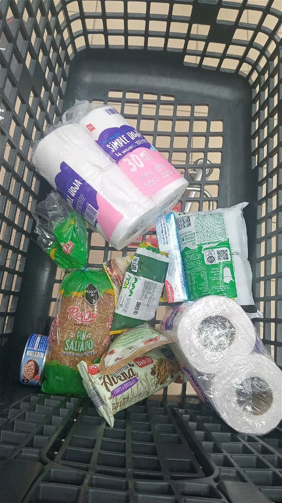 Comprar un par de cosas y se te van como 10mil🥲