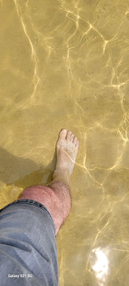 Les pieds dans l'eau