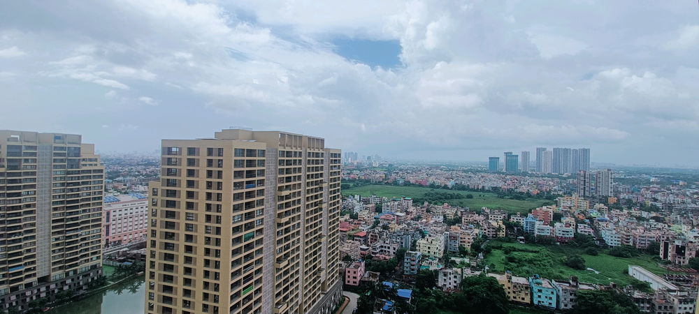 Introspecting Deeper During Wider Viewing of the City