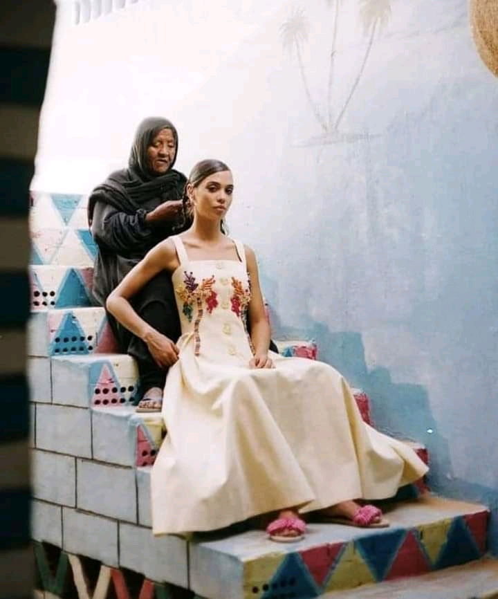 Photos of a fashion show from Nubia by the photographer
  Ferdinand Scianna, 1992