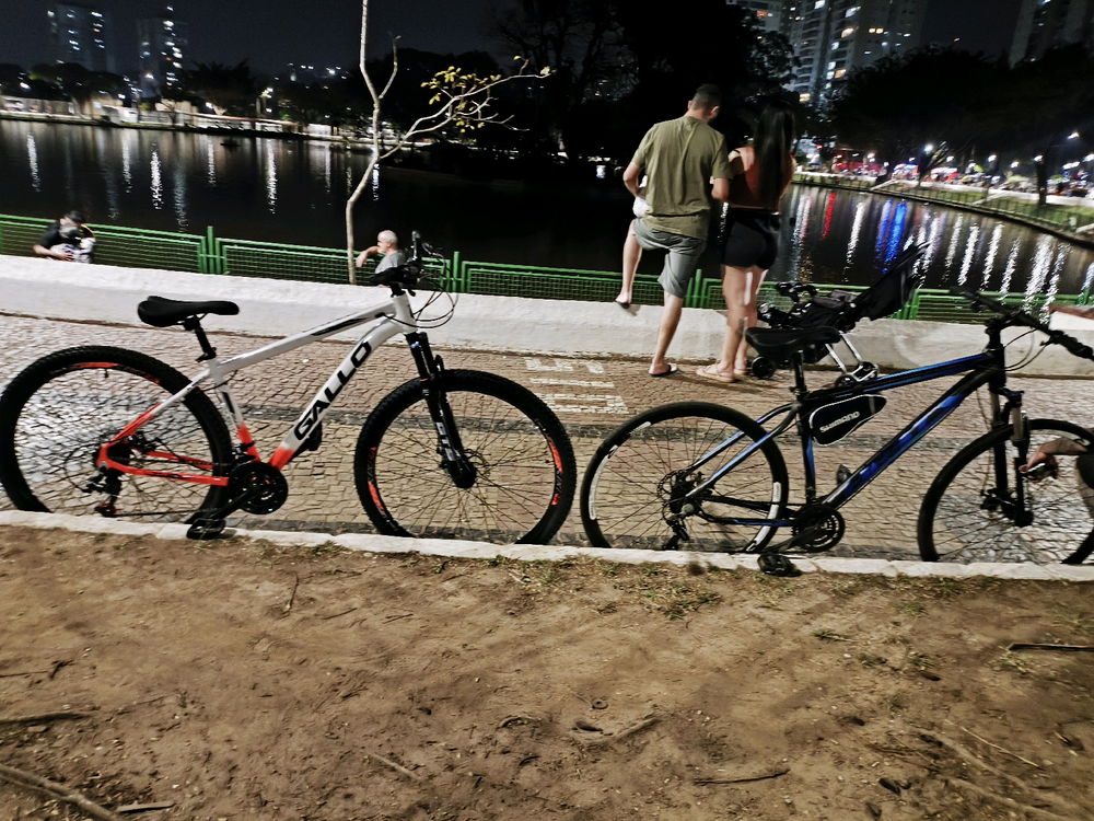 Pedalada noturna 🚴🏻‍♂️
