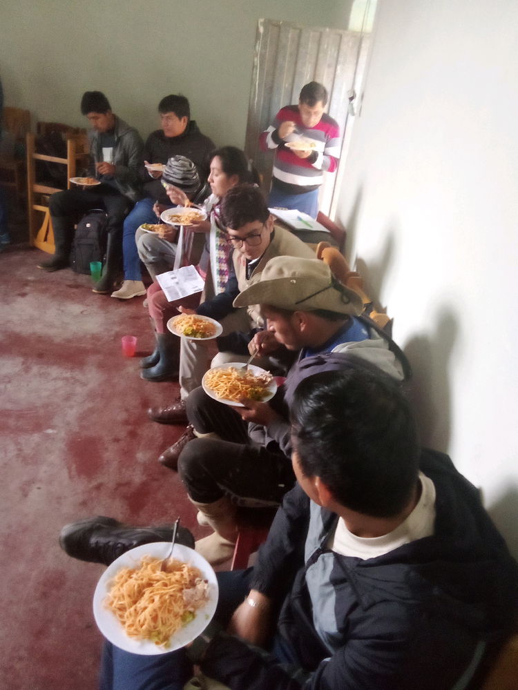 Comiendo con la comunidad