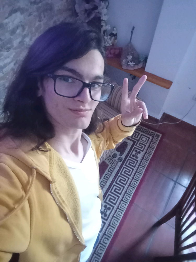 HOLA