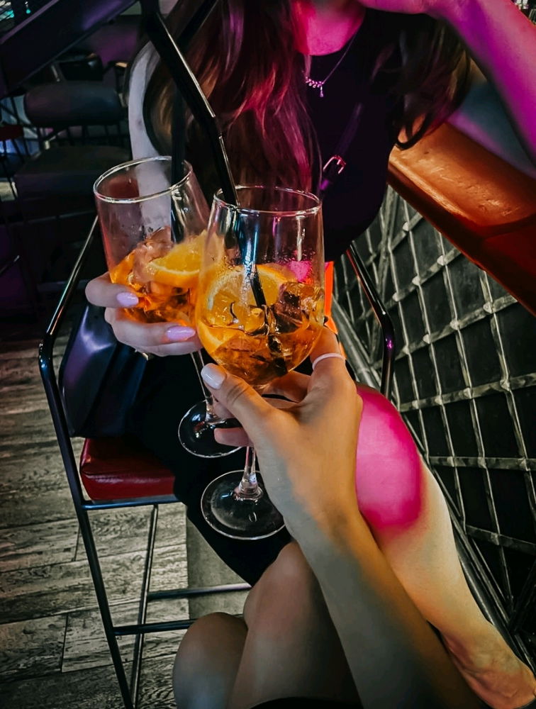 Кто сегодня вечером в blablabar?