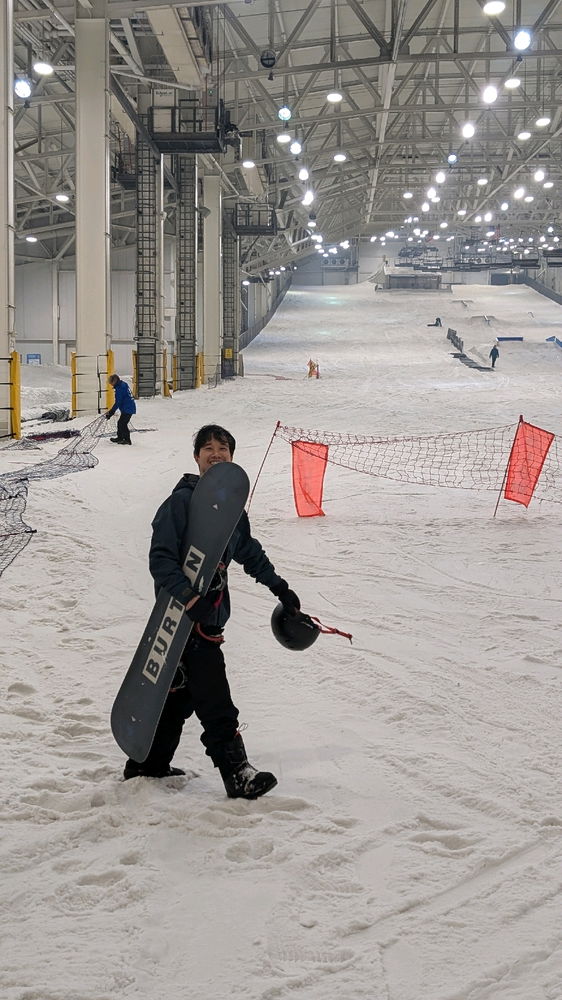 Indoor skiing resort