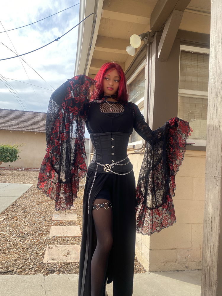🧛🏼♀️
