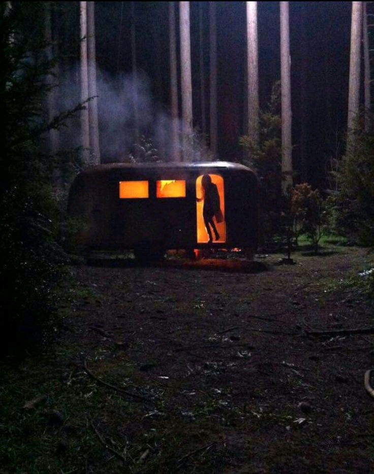 Можно спорить долго про спецэффекты в сериале Гримм, но сходиться в одном: этот сериал хорош, не смотря на жуткие маски монстров для нашего времени