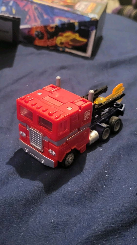 Legacy United g1 universe optimus prime