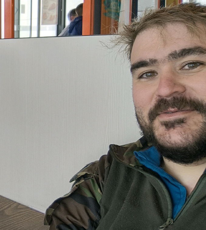 Nuevo corte, tinte y comida después de un día de batalla