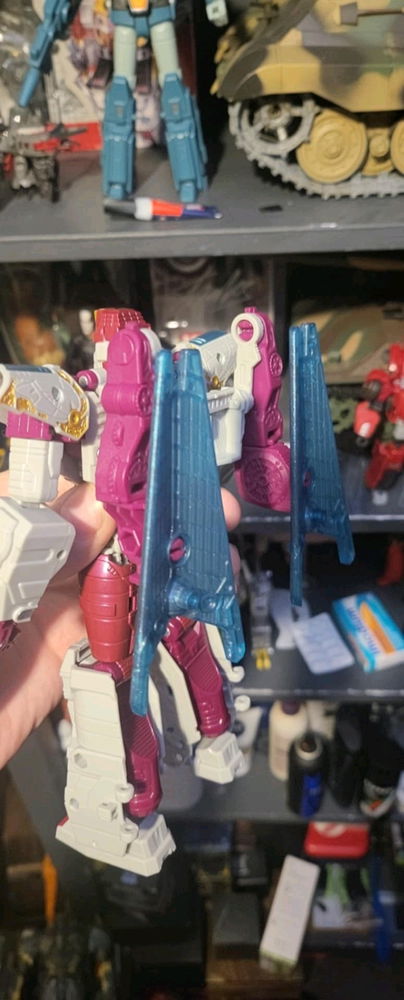 Modified legacy United vector prime so the wings fold up more