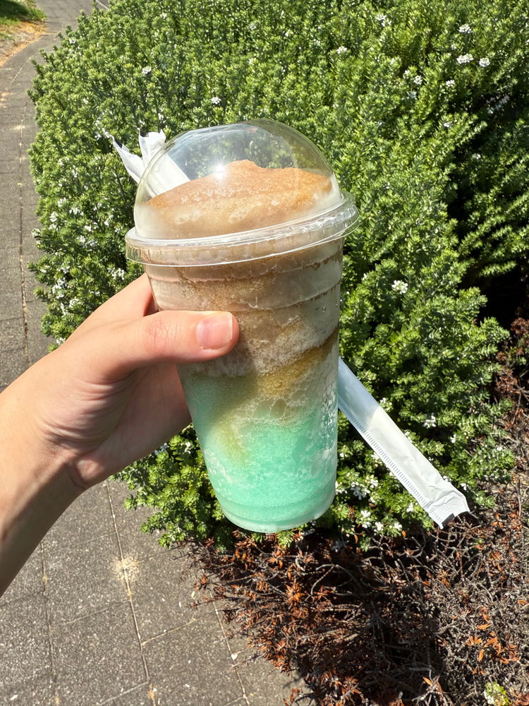 Its a scorcher here- 39°! any excuse for a slushie really 🥵🥤☀️
