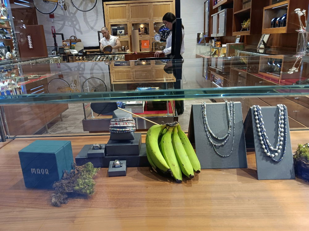 Jeweler: Let me just put this banana right here.
