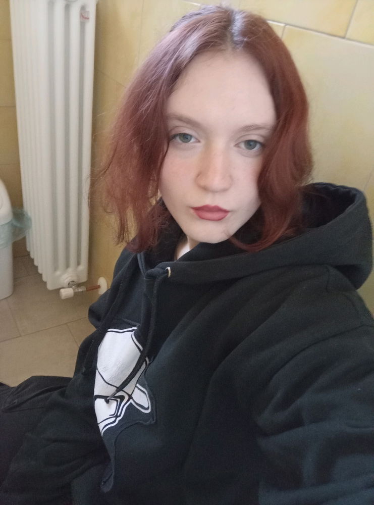 Ho passato tutta la vita fin'ora ad ascoltare generi di nicchia come rock, metal, new wave ecc. 
E mo mi trovo ad apprezzare la Techno da rave ?