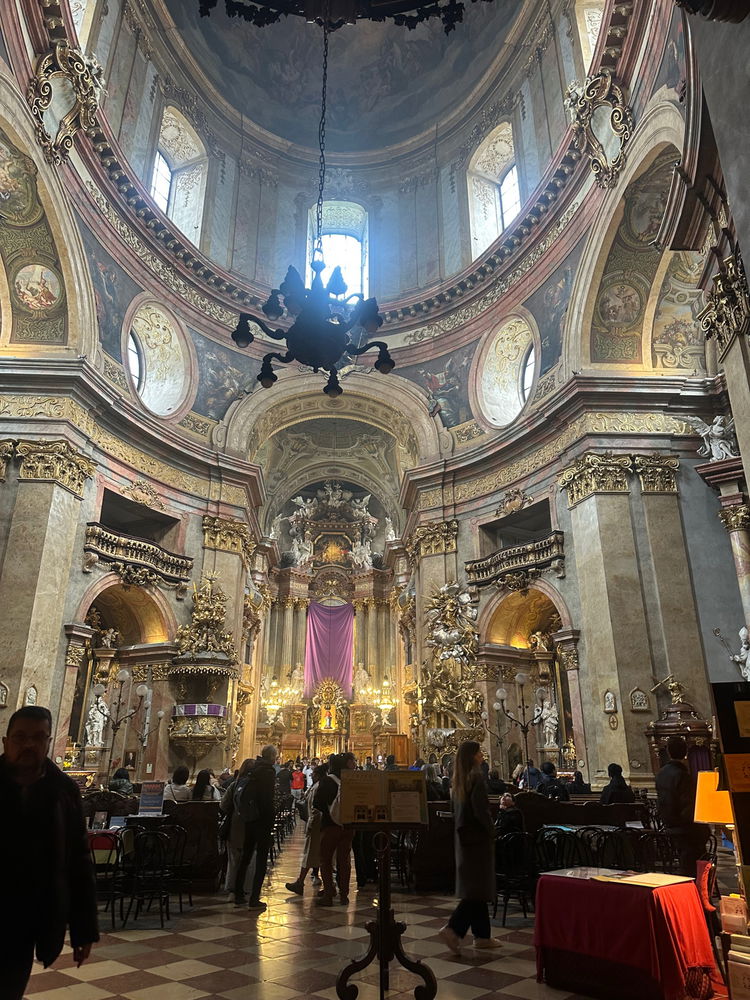 Just traveling in Vienna cuz why not?