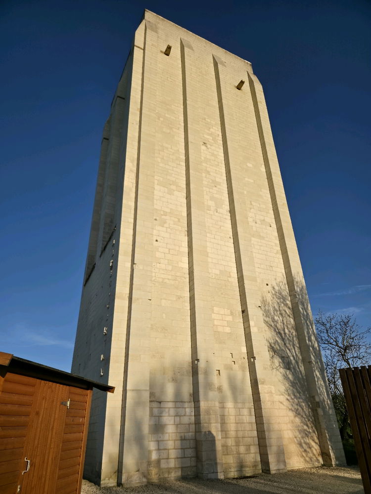 Tour carré à Loudun