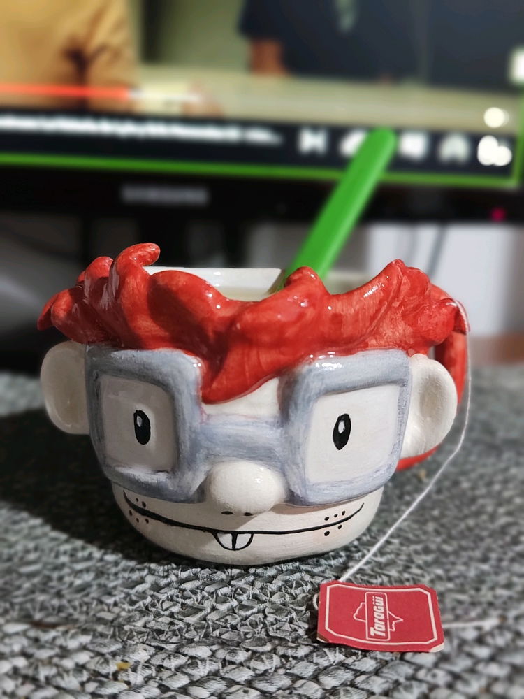 Creando...
Tacita hecha a mano de cerámica 🙃